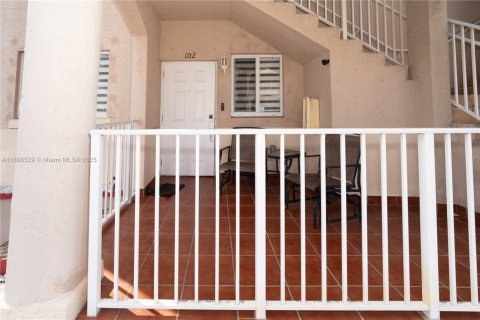 Condo in Hialeah, Florida, 3 bedrooms  № 1944246 - photo 4