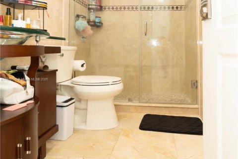 Condo in Hialeah, Florida, 3 bedrooms  № 1944246 - photo 26