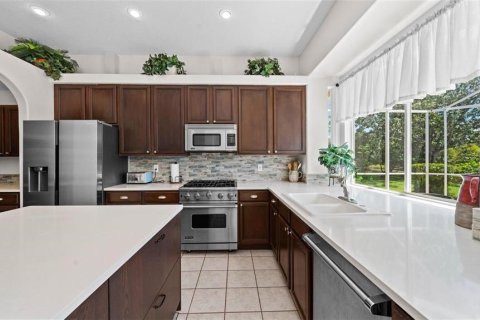 House in Tampa, Florida 4 bedrooms, 242.75 sq.m. № 1797259 - photo 3