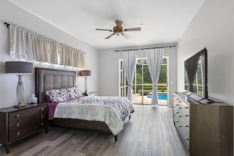 House in Tampa, Florida 4 bedrooms, 242.75 sq.m. № 1797259 - photo 24