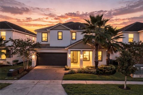 Casa en Kissimmee, Florida 9 dormitorios, 380.43 m2 № 2367304
