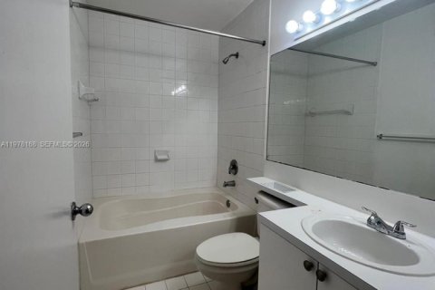 Copropriété à vendre à Miramar, Floride: 2 chambres, 89.74 m2 № 2042041 - photo 8