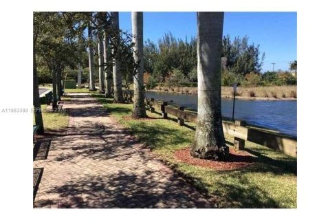 Condominio en alquiler en Pembroke Pines, Florida, 3 dormitorios, 122.45 m2 № 2029616 - foto 16