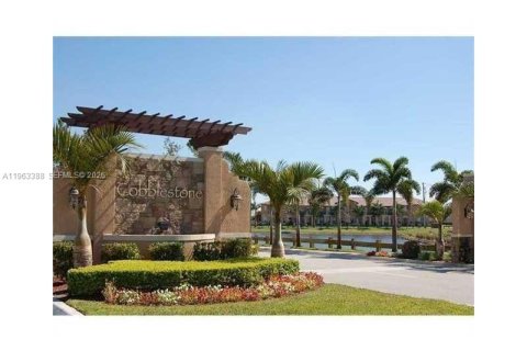 Condominio en Pembroke Pines, Florida, 3 dormitorios  № 2029616
