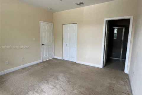 Condominio en alquiler en Pembroke Pines, Florida, 3 dormitorios, 122.45 m2 № 2029616 - foto 5