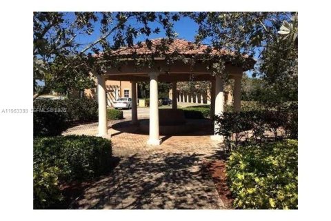 Condominio en alquiler en Pembroke Pines, Florida, 3 dormitorios, 122.45 m2 № 2029616 - foto 23