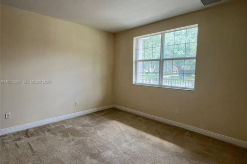 Condominio en alquiler en Pembroke Pines, Florida, 3 dormitorios, 122.45 m2 № 2029616 - foto 4