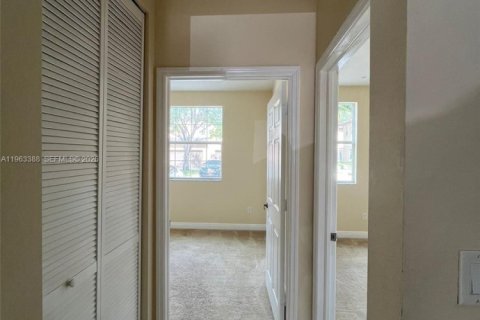 Condominio en alquiler en Pembroke Pines, Florida, 3 dormitorios, 122.45 m2 № 2029616 - foto 10