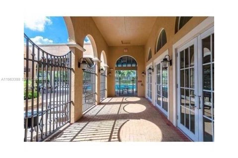 Condominio en alquiler en Pembroke Pines, Florida, 3 dormitorios, 122.45 m2 № 2029616 - foto 26