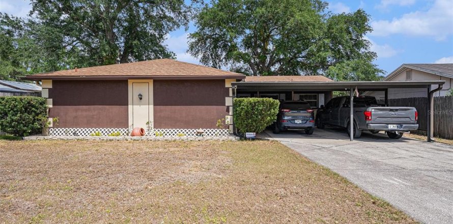 Casa en Brandon, Florida 4 dormitorios, 149.39 m2 № 1670221