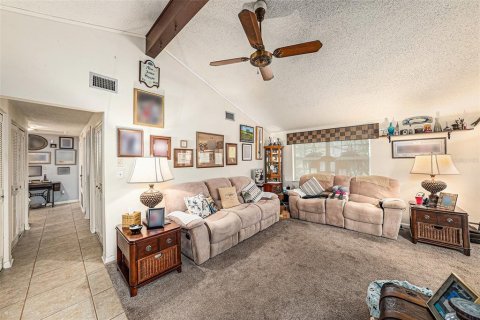 Casa en venta en Brandon, Florida, 4 dormitorios, 149.39 m2 № 1670221 - foto 4