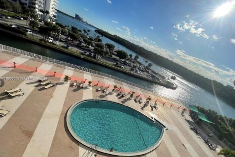Copropriété à louer à Sunny Isles Beach, Floride: 1 chambre, 64.57 m2 № 2025842 - photo 25