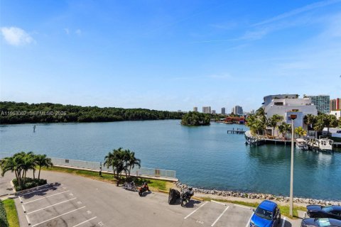 Copropriété à louer à Sunny Isles Beach, Floride: 1 chambre, 64.57 m2 № 2025842 - photo 21