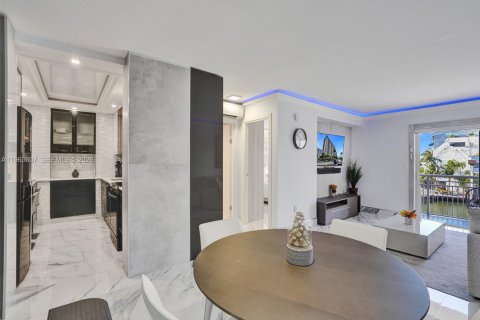 Copropriété à louer à Sunny Isles Beach, Floride: 1 chambre, 64.57 m2 № 2025842 - photo 8