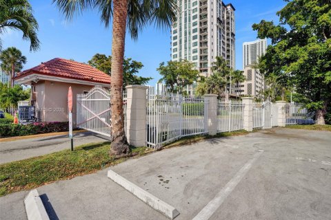 Copropriété à louer à Sunny Isles Beach, Floride: 1 chambre, 64.57 m2 № 2025842 - photo 29