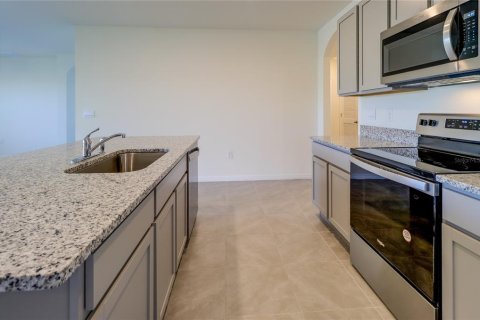 House in Wesley Chapel, Florida 4 bedrooms, 171.5 sq.m. № 2105426 - photo 13