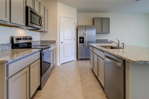 House in Wesley Chapel, Florida 4 bedrooms, 171.5 sq.m. № 2105426 - photo 12