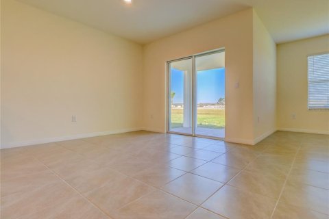 House in Wesley Chapel, Florida 4 bedrooms, 171.5 sq.m. № 2105426 - photo 5