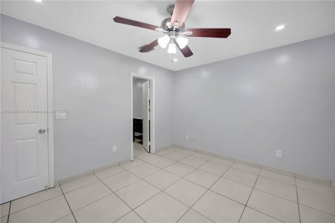 Condo in Hialeah, Florida, 3 bedrooms  № 1953652 - photo 25