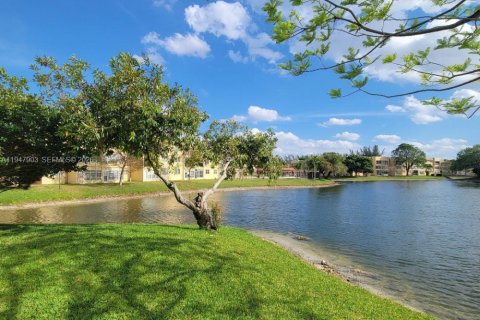 Copropriété à louer à Tamarac, Floride: 1 chambre, 61.32 m2 № 2003998 - photo 25