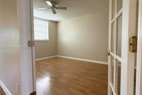 Copropriété à louer à Tamarac, Floride: 1 chambre, 61.32 m2 № 2003998 - photo 12