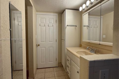 Copropriété à louer à Tamarac, Floride: 1 chambre, 61.32 m2 № 2003998 - photo 9