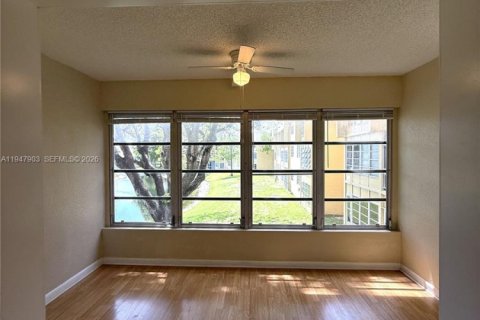 Copropriété à louer à Tamarac, Floride: 1 chambre, 61.32 m2 № 2003998 - photo 18