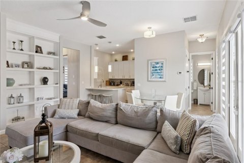 House in Four Corners, Florida 4 bedrooms, 177.07 sq.m. № 2094740 - photo 5