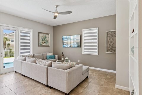 House in Four Corners, Florida 4 bedrooms, 177.07 sq.m. № 2094740 - photo 13