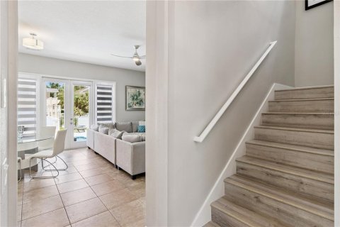 House in Four Corners, Florida 4 bedrooms, 177.07 sq.m. № 2094740 - photo 12