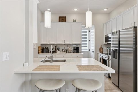 House in Four Corners, Florida 4 bedrooms, 177.07 sq.m. № 2094740 - photo 15