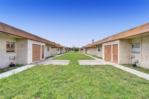 Condominio en alquiler en Lauderhill, Florida, 2 dormitorios, 77.02 m2 № 1940171 - foto 27