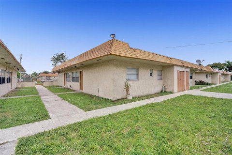 Condominio en alquiler en Lauderhill, Florida, 2 dormitorios, 77.02 m2 № 1940171 - foto 24