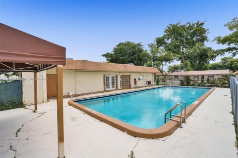 Condominio en alquiler en Lauderhill, Florida, 2 dormitorios, 77.02 m2 № 1940171 - foto 26