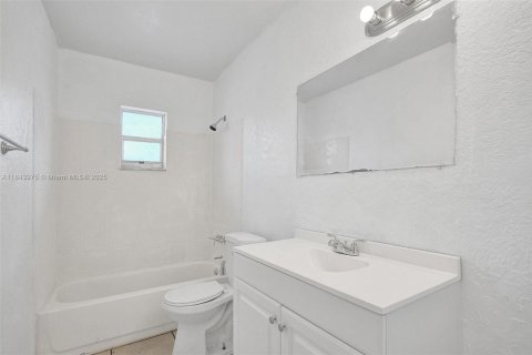 Condominio en alquiler en Lauderhill, Florida, 2 dormitorios, 77.02 m2 № 1940171 - foto 16