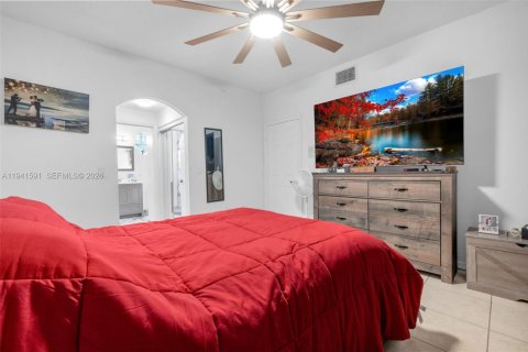 Купить таунхаус в Майами-Лейкс, Флорида 3 спальни, 135.54м2, № 1998899 - фото 14