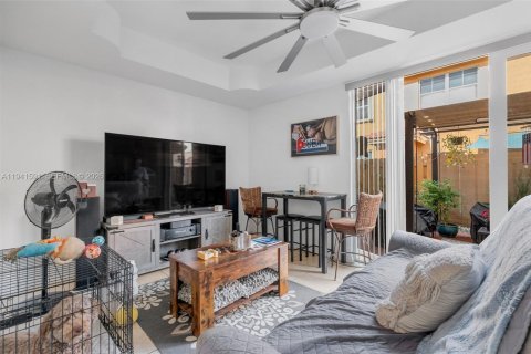 Купить таунхаус в Майами-Лейкс, Флорида 3 спальни, 135.54м2, № 1998899 - фото 13