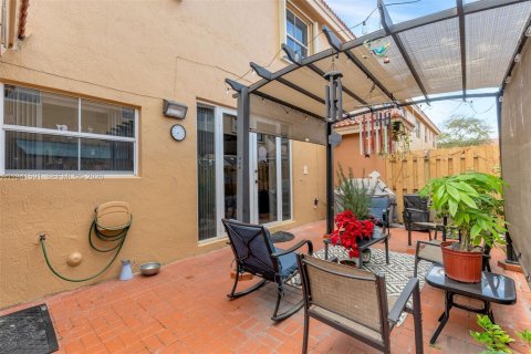 Купить таунхаус в Майами-Лейкс, Флорида 3 спальни, 135.54м2, № 1998899 - фото 28