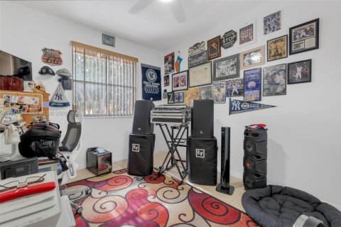 Купить таунхаус в Майами-Лейкс, Флорида 3 спальни, 135.54м2, № 1998899 - фото 19