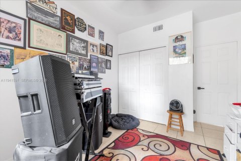 Купить таунхаус в Майами-Лейкс, Флорида 3 спальни, 135.54м2, № 1998899 - фото 18