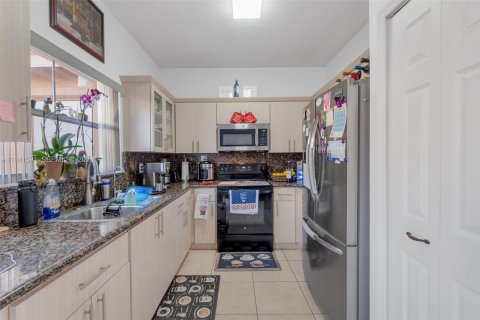 Купить таунхаус в Майами-Лейкс, Флорида 3 спальни, 135.54м2, № 1998899 - фото 7