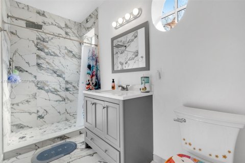 Купить таунхаус в Майами-Лейкс, Флорида 3 спальни, 135.54м2, № 1998899 - фото 16