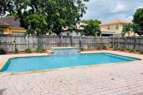 Villa ou maison à louer à Homestead, Floride: 4 chambres, 258.55 m2 № 1946636 - photo 2