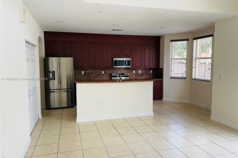 Villa ou maison à louer à Homestead, Floride: 4 chambres, 258.55 m2 № 1946636 - photo 8