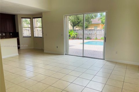 Villa ou maison à louer à Homestead, Floride: 4 chambres, 258.55 m2 № 1946636 - photo 9