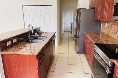 Villa ou maison à louer à Homestead, Floride: 4 chambres, 258.55 m2 № 1946636 - photo 7