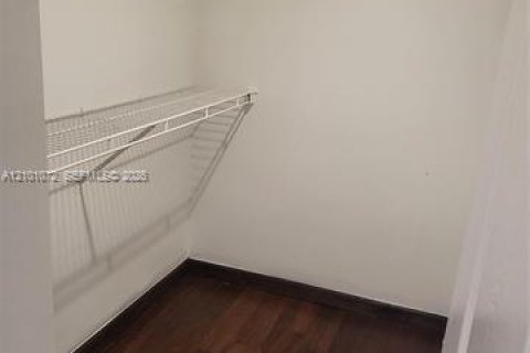 Condo in Fort Lauderdale, Florida, 2 bedrooms  № 2401317 - photo 15