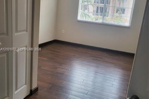 Condo in Fort Lauderdale, Florida, 2 bedrooms  № 2401317 - photo 8