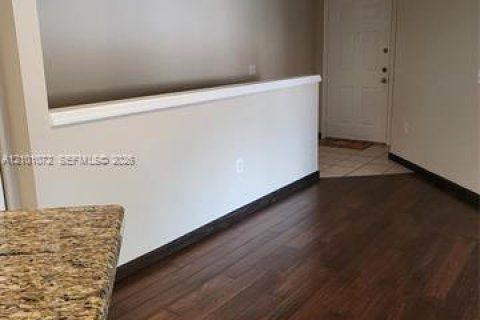Condo in Fort Lauderdale, Florida, 2 bedrooms  № 2401317 - photo 11