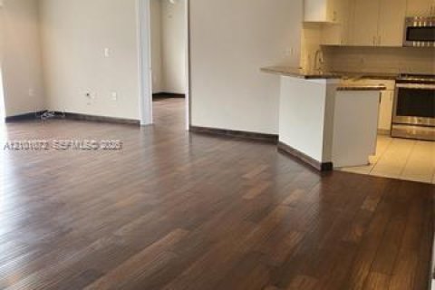 Condo in Fort Lauderdale, Florida, 2 bedrooms  № 2401317 - photo 10